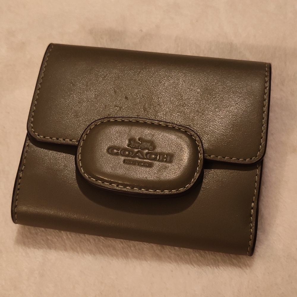 Vintage COACH ELIZA Army Green Leather Wallet